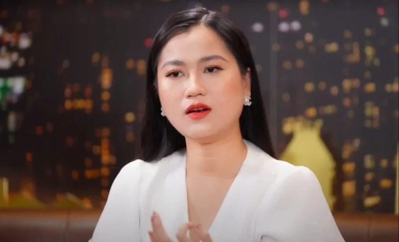 Lâm Vỹ Dạ sinh năm 1989, là nữ diễn viên hài và MC quen thuộc của truyền hình Việt. 