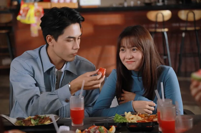 Sự kết hợp ăn ý giữa Võ Điền Gia Huy và Tam Triều Dâng trong phim Vì mẹ anh phán chia tay.