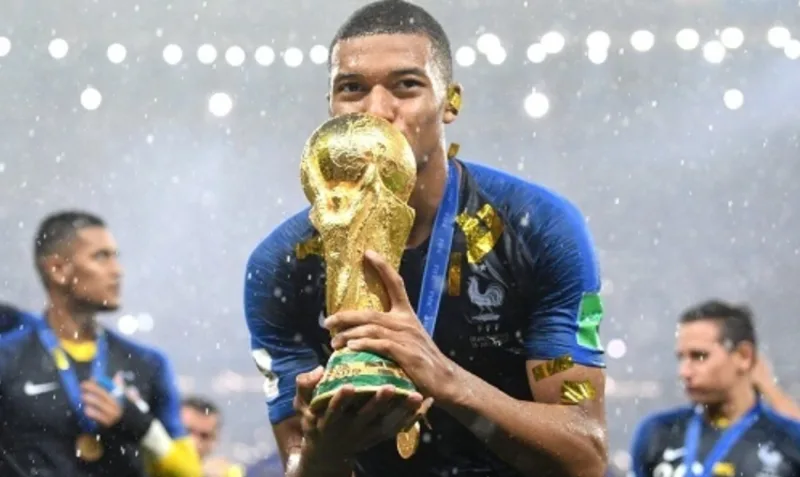 Mbappé vô địch World Cup 2018 khi chỉ mới 19 tuổi