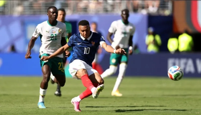Tốc độ và khả năng dứt điểm tạo nên thương hiệu riêng của Kylian Mbappé
