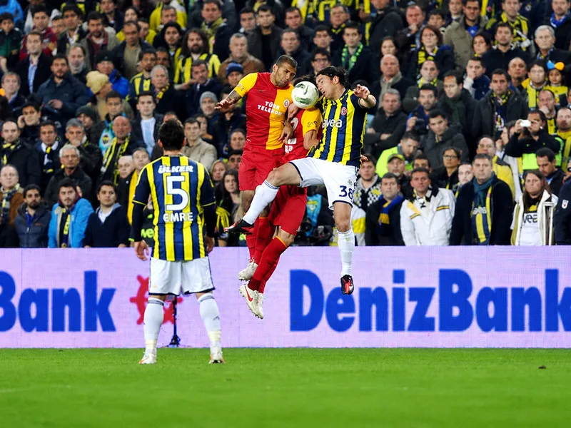 Cuộc đối đầu Fenerbahçe – Galatasaray là một trong những derby Istanbul giàu cảm xúc nhất Thổ Nhĩ Kỳ