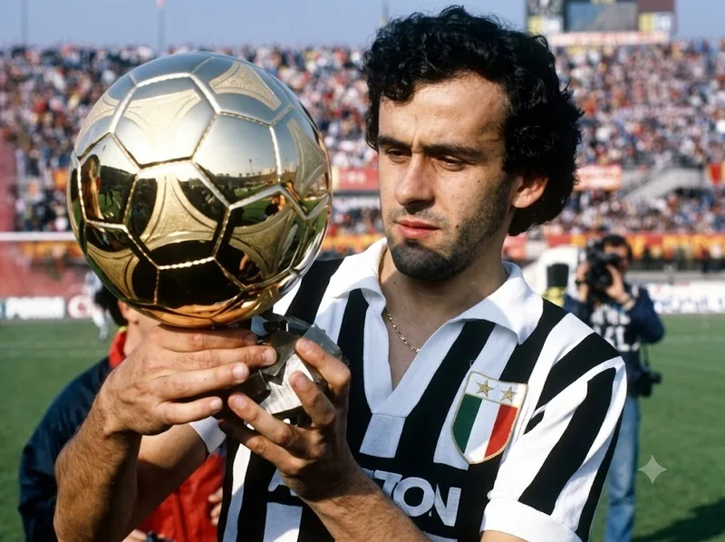 Michel Platini ba lần liên tiếp giành Quả bóng Vàng từ 1983 đến 1985.